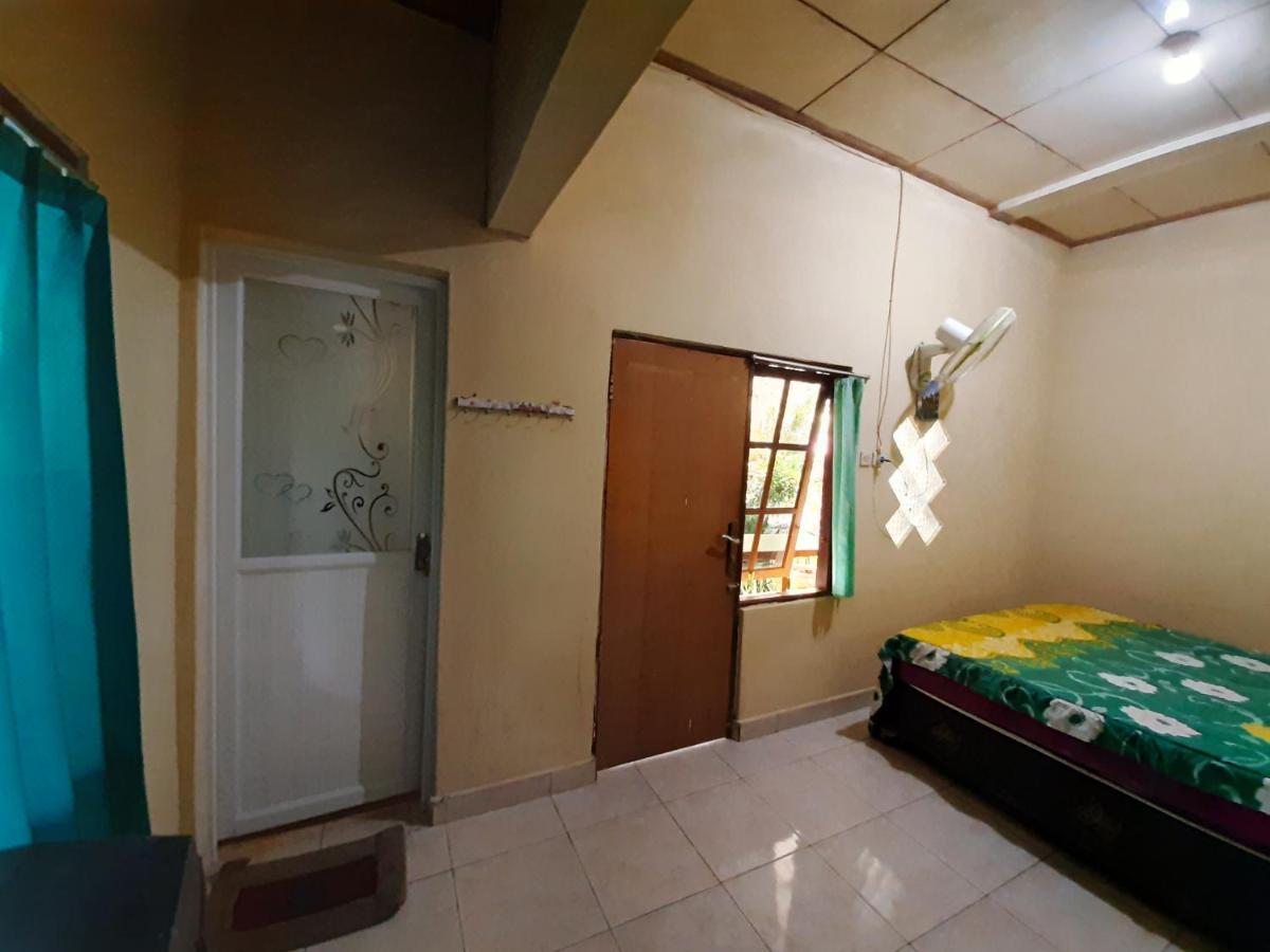 Penginapan Sedap Malam Lovina Exterior foto